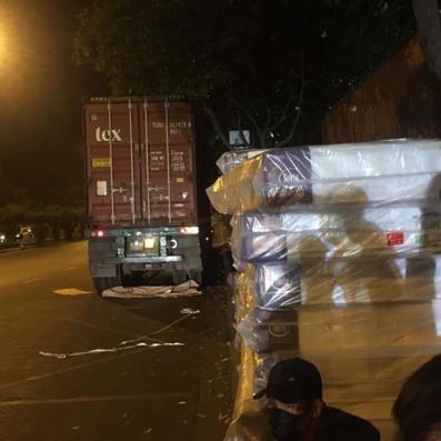 Bốc Xếp Ban Đêm TpHCM